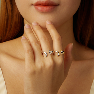 Sterling silver fox anxiety ring adjustable open ring worn on woman's hand