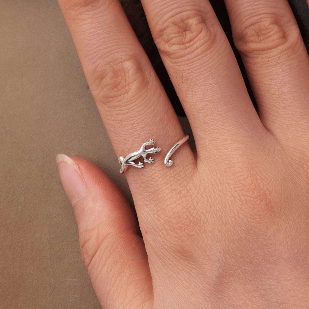 Gecko anxiety ring adjustable open ring worn on finger