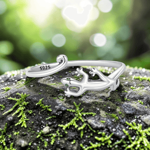 Gecko sterling silver animal anxiety ring with adjustable open design